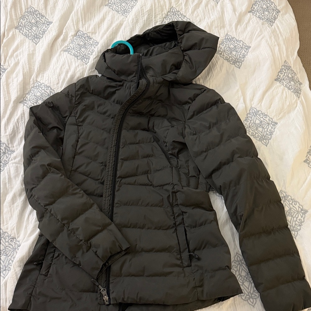 Women's olive green Hooded Puffer Jacket